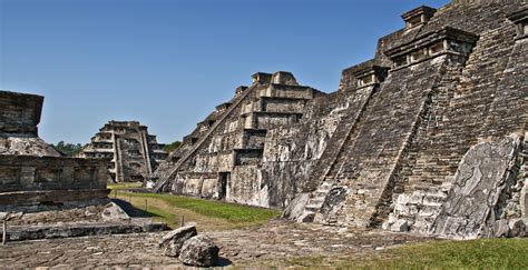  El Tajín: The Cosmic Dance of Warriors and Serpents!